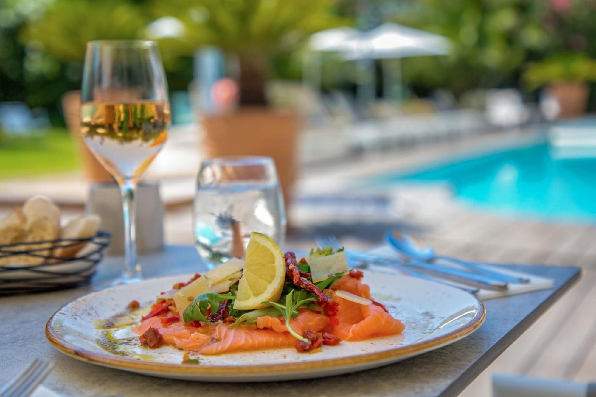Mercure Hyeres Centre Cote D'Azur Экстерьер фото